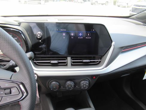 New 2026 Chevrolet Trax RS w/ Sunroof Package FWD image 23