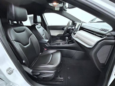 Certified 2025 Jeep Compass Limited image 15