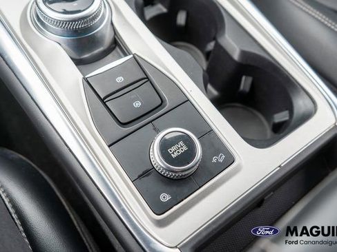 Used 2023 Ford Explorer XLT w/ Equipment Group 202A AWD/4WD image 29