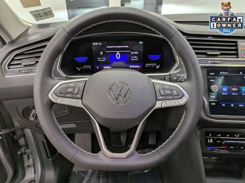 Used 2022 Volkswagen Tiguan SE AWD/4WD image 19