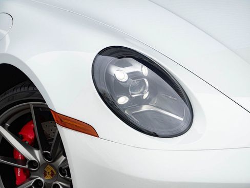 Certified 2020 Porsche 911 Carrera S RWD image 29