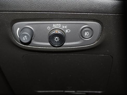 Certified 2022 Buick Encore GX Essence w/ Experience Buick Package image 32