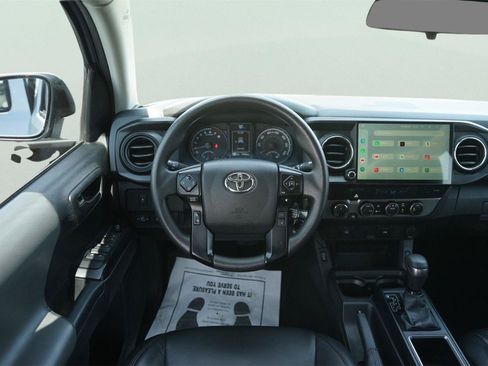 Used 2022 Toyota Tacoma SR AWD/4WD image 21