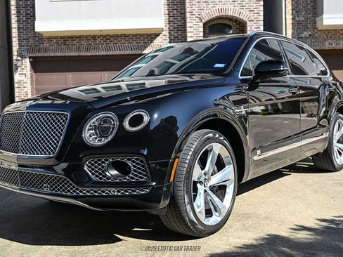 Used 2018 Bentley Bentayga image 14