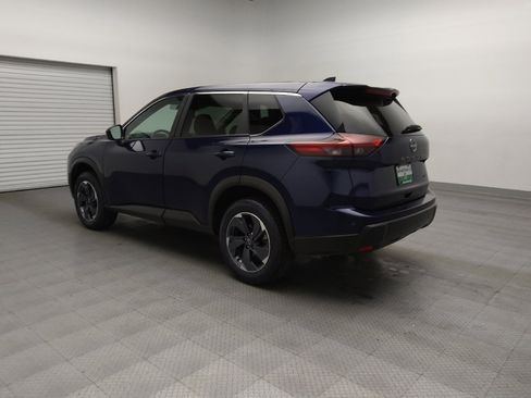 Used 2024 Nissan Rogue SV image 5