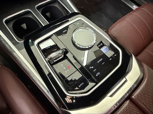 Used 2023 BMW 740i RWD image 17