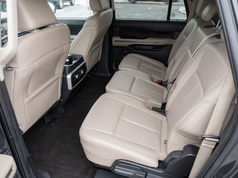 Used 2023 Ford Expedition Max XLT image 19