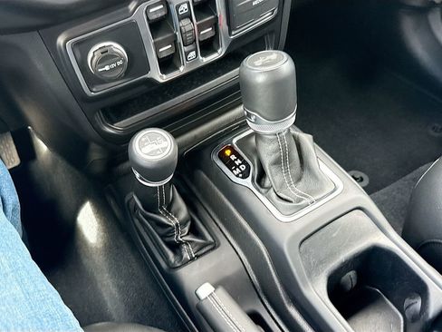 Used 2022 Jeep Wrangler Unlimited Sahara w/ Cold Weather Group image 18