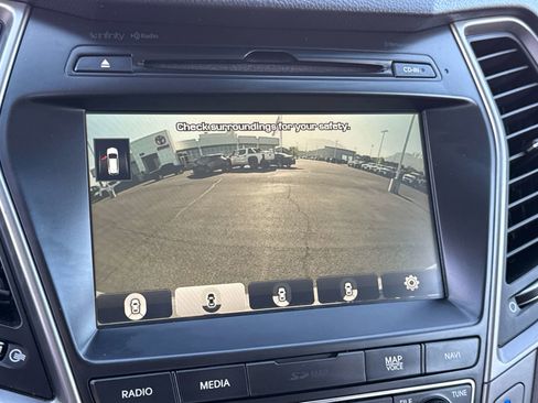 Used 2017 Hyundai Santa Fe AWD image 28
