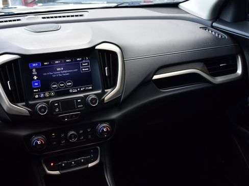 Used 2024 GMC Terrain Denali w/ Denali Premium Package image 28