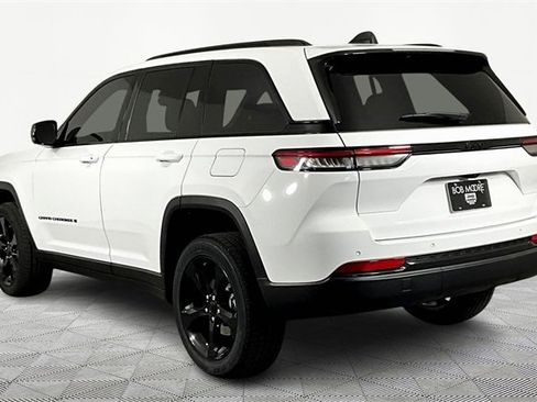New 2025 Jeep Grand Cherokee Laredo image 4