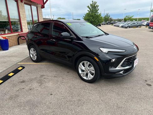 Used 2024 Buick Encore GX Preferred FWD image 3