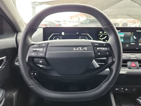 Used 2025 Kia K4 EX image 19