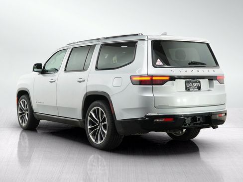 Used 2023 Jeep Wagoneer Series III w/ Premium Group I AWD/4WD image 3