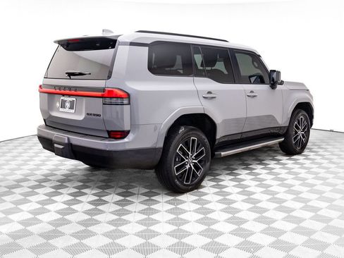 Used 2025 Lexus GX 550 w/ Cold Area Package image 6