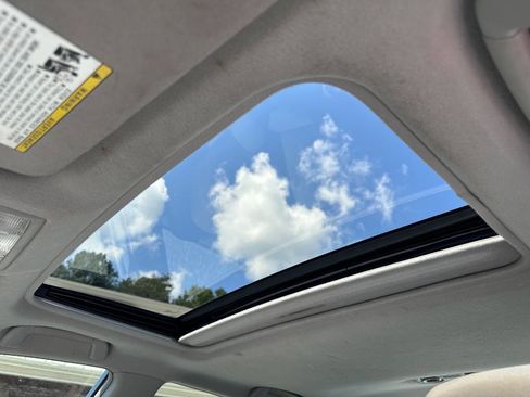 Used 2011 Toyota Camry SE image 12