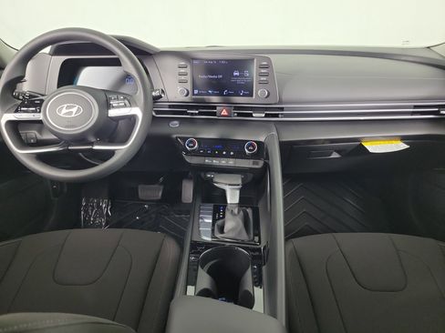 New 2025 Hyundai Elantra Blue image 4