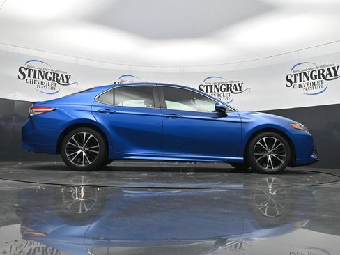 Used 2019 Toyota Camry SE FWD image 33