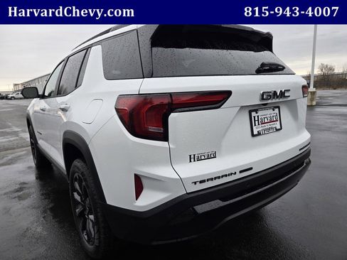 Used 2026 GMC Terrain Elevation w/ Elevation Premium Package image 37