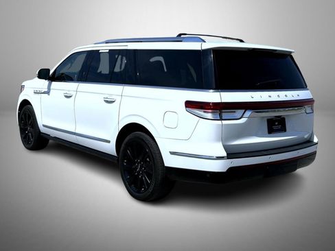 Used 2022 Lincoln Navigator L Reserve AWD/4WD image 7