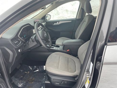 Used 2020 Ford Escape SE image 9