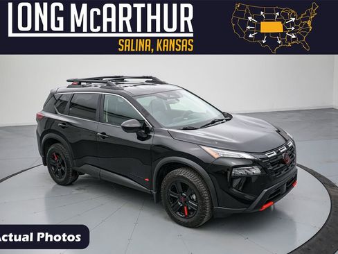 Used 2025 Nissan Rogue SV image 1