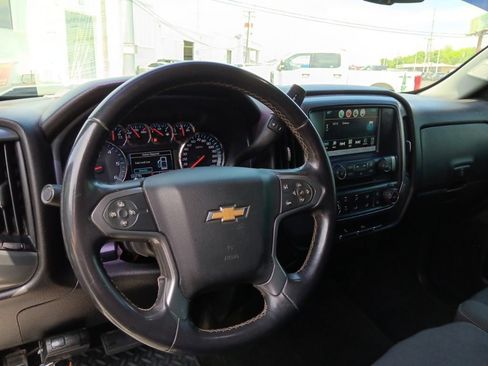 Used 2018 Chevrolet Silverado 1500 LT AWD/4WD image 13