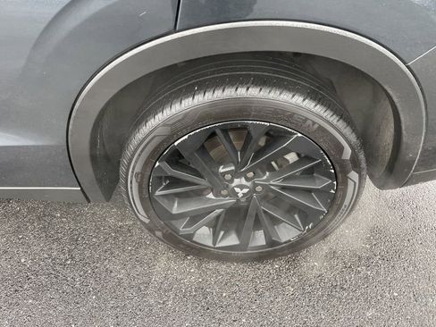 Used 2024 Mitsubishi Outlander SEL image 10