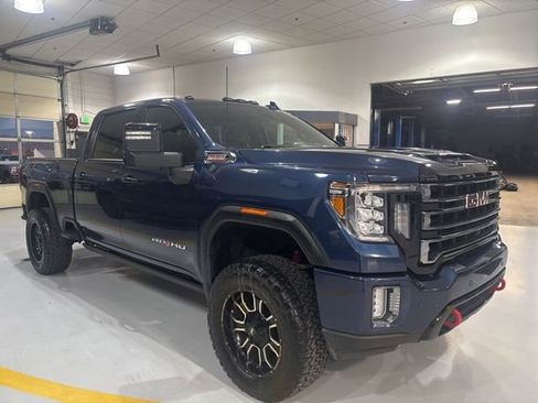 Used 2023 GMC Sierra 2500 AT4 w/ AT4 Premium Plus Package AWD/4WD image 9