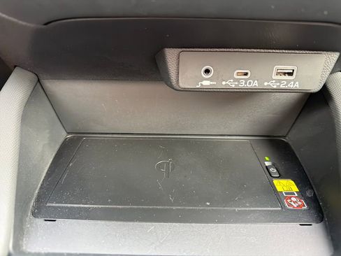 Used 2025 Subaru Forester Premium image 46