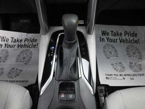 Used 2022 Toyota Corolla Cross LE image 16