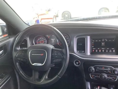 Used 2019 Dodge Charger SXT image 13