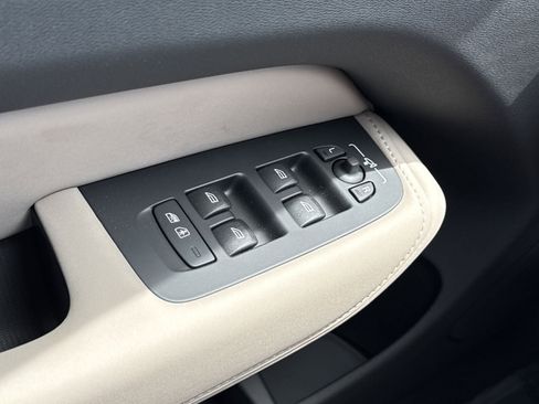 New 2026 Volvo XC60 T8 Plus w/ Protection Package Premier image 18