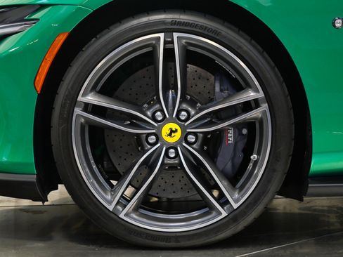 Used 2024 Ferrari Roma Spider image 9