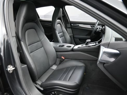 Certified 2023 Porsche Panamera 4 Platinum Edition image 31