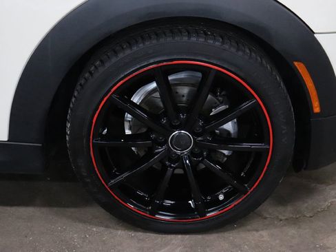 Used 2021 MINI Cooper 2-Door Hardtop w/ Storage Package image 31