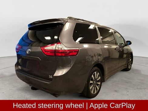 Used 2019 Toyota Sienna XLE Premium image 6