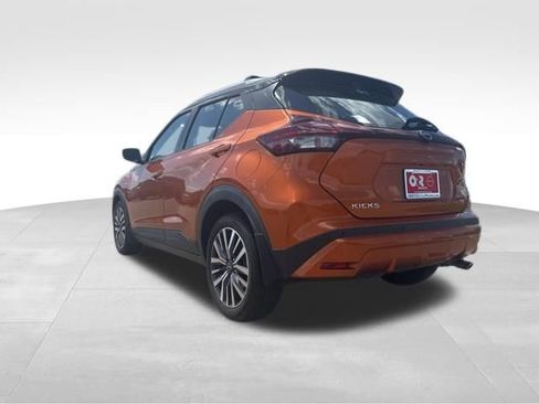 Used 2024 Nissan Kicks SV w/ Interior Electronics Package FWD image 6