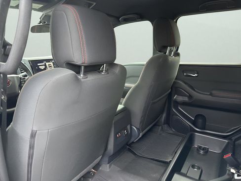 Used 2024 Nissan Frontier PRO-4X w/ Pro Convenience Package image 17