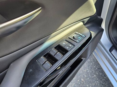 Used 2025 Lexus ES 300h w/ Premium Package FWD image 27