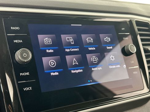 Used 2023 Volkswagen Atlas SE image 14