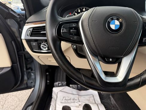 Used 2018 BMW 530i xDrive AWD/4WD image 19