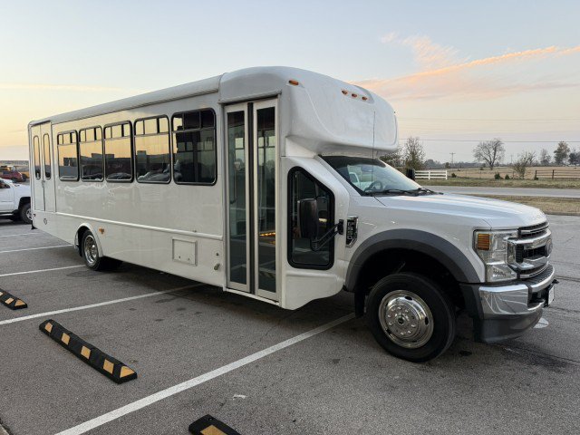 Used 2021 Ford F550 2WD Regular Cab Super Duty image 4