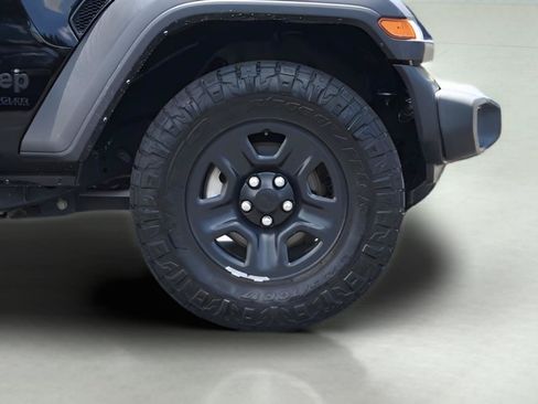 Used 2022 Jeep Wrangler Unlimited Sport AWD/4WD image 4