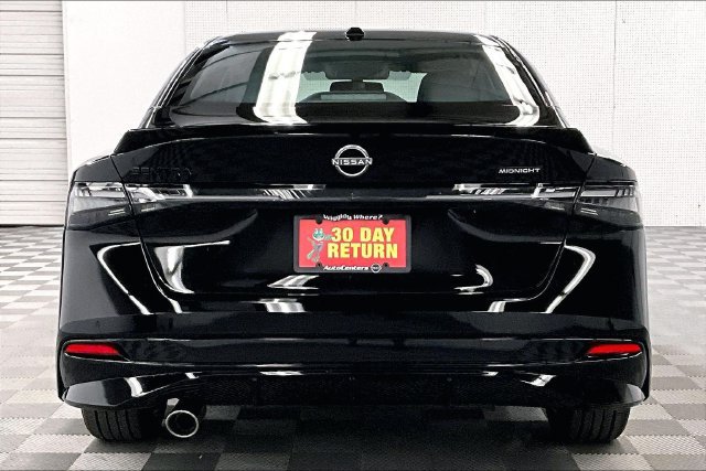 New 2027 Nissan Sentra SR w/ SR Premium Package FWD image 5