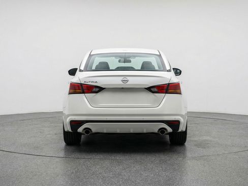Used 2025 Nissan Altima 2.5 SV FWD image 7