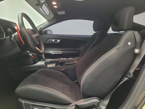 Used 2017 Ford Mustang Coupe RWD image 17