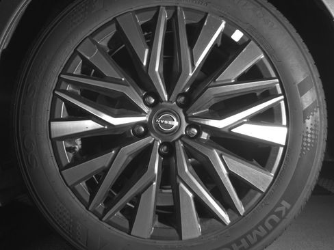 Used 2025 Nissan Altima 2.5 SV image 14