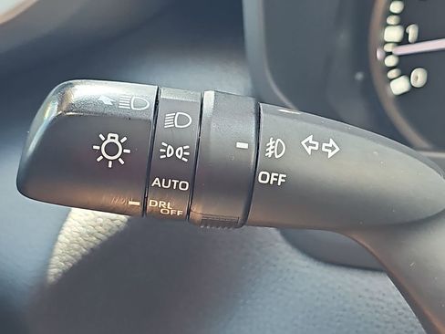 Used 2022 Toyota Tundra SR5 w/ SR5 Premium Package AWD/4WD image 29