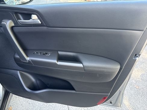 Used 2021 Kia Sportage S image 14